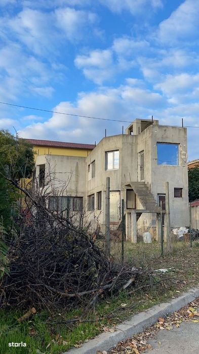 Vila Eforie Sud P+1+T 13 camere la 400m de mare