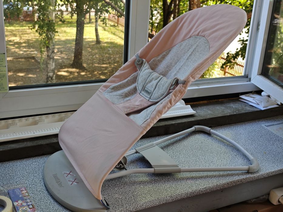 Balansoar Babybjorn roz cu gri