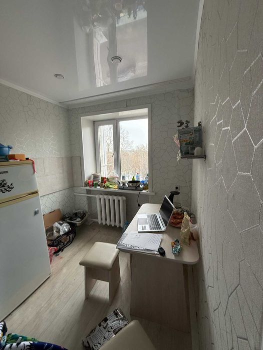 комната-1-комн.квартира 29 кв.м с санузлом, душем и кухней, с ремонтом