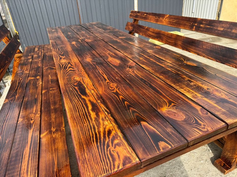 Продам стол с лавочками