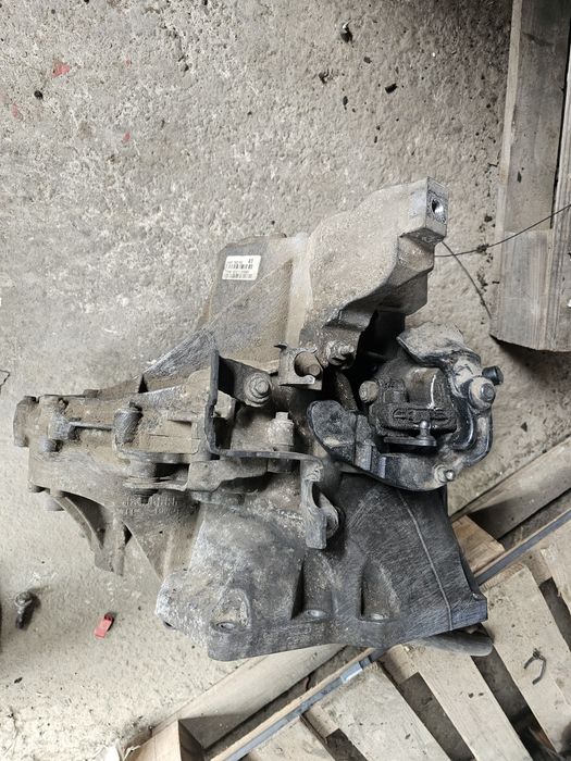 Cutie viteze manuala 6+1 trepte ford focus 3 1.6tdci volvo av6r7002kg