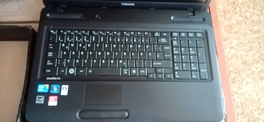 Продавам лапп топ toshiba i5