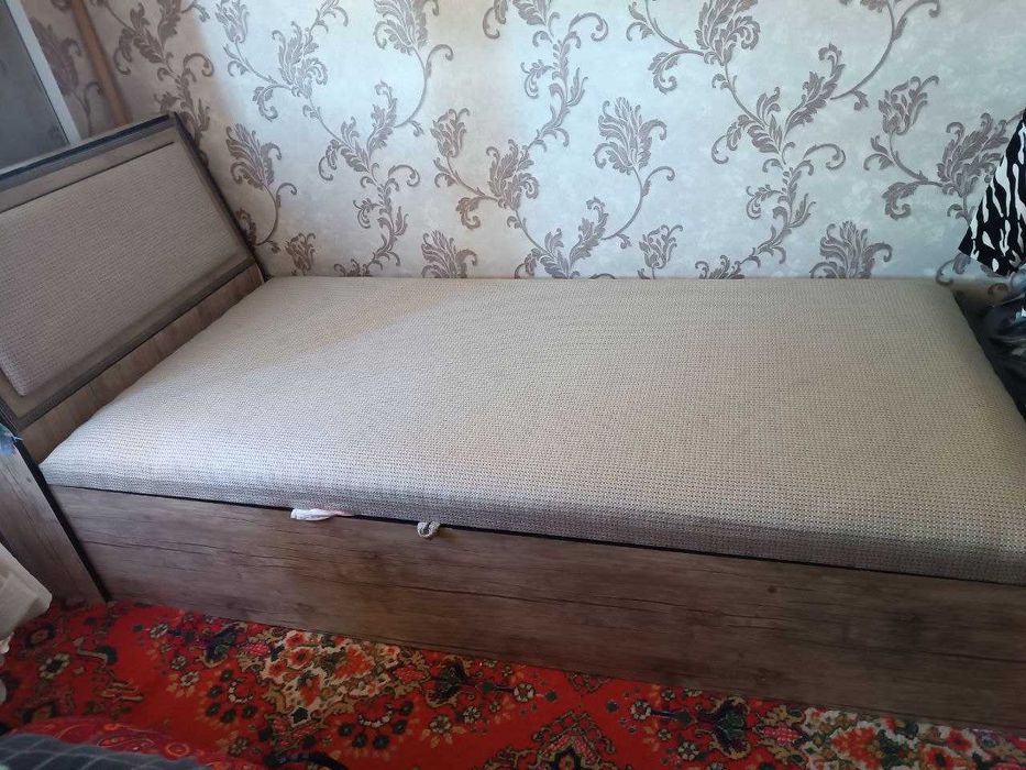 Диван для спальни