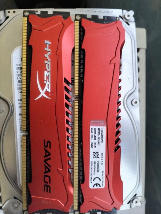 Vand  un procesor si 2 placute ram