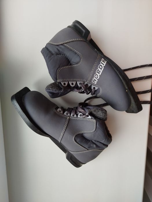 Лыжи и обувь для них