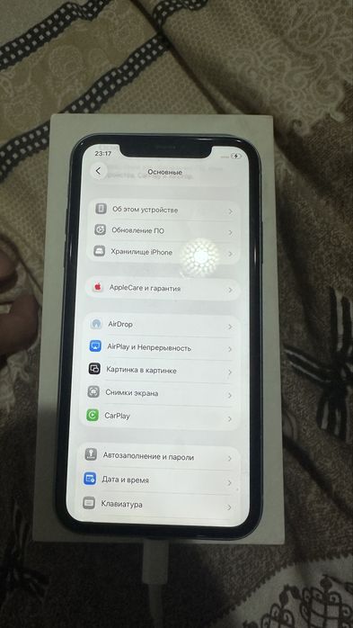 Продам Айфон 11