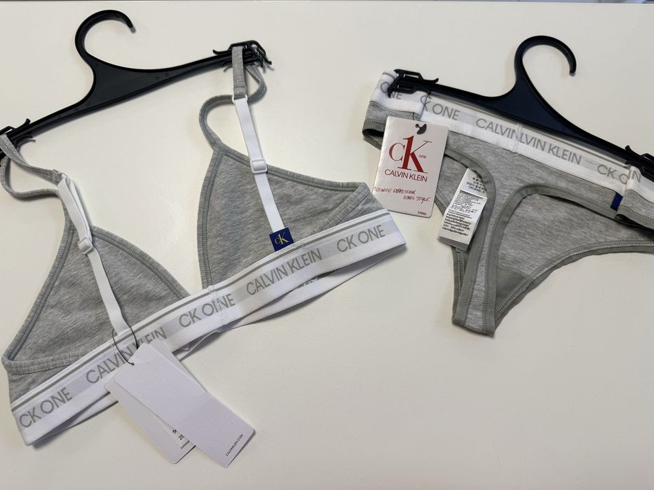 Комплект прашки и бюстие Calvin Klein /XS, S/