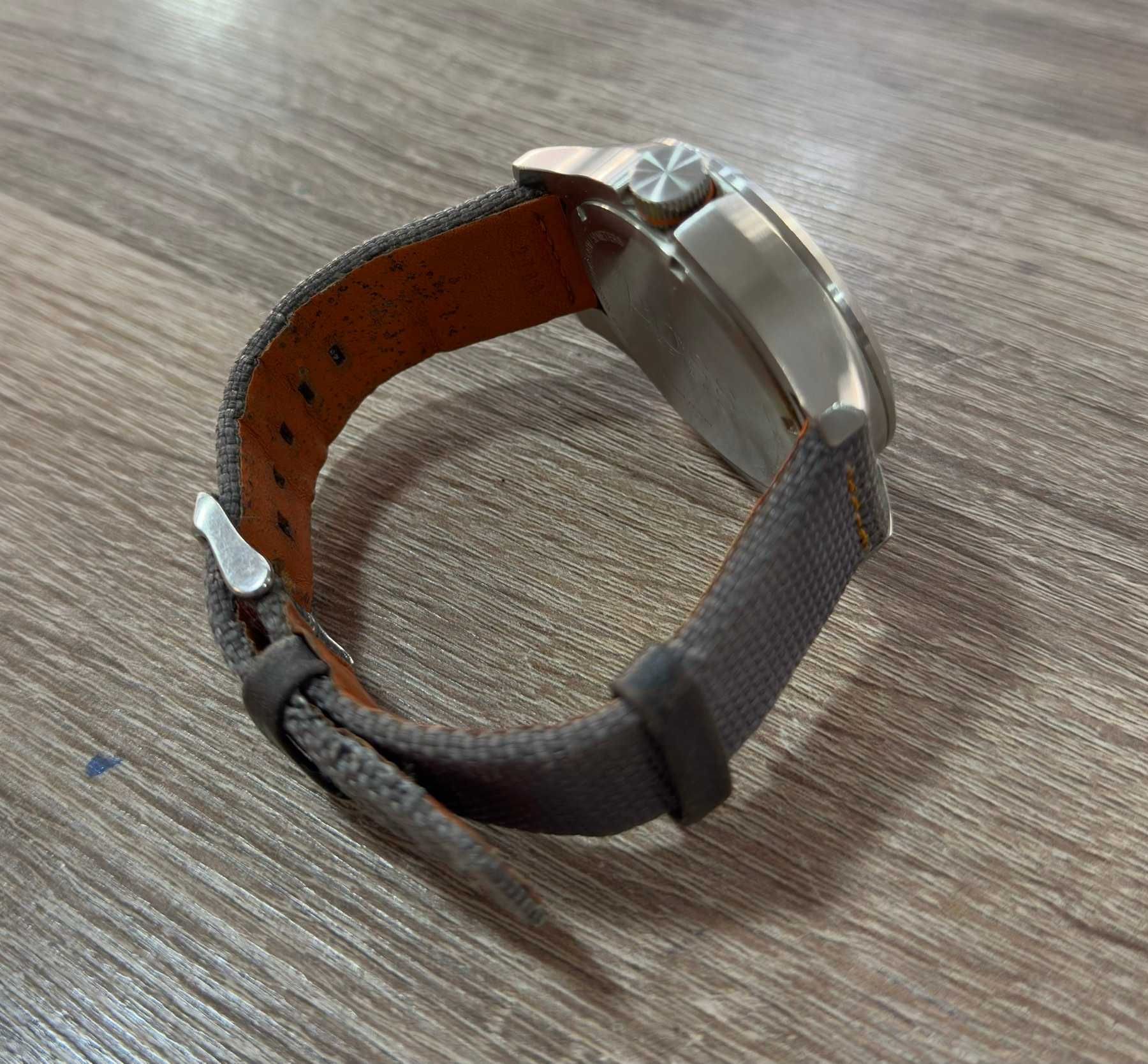 Hugo boss 1550015 deals