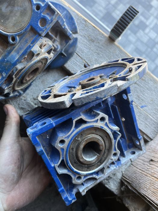 Reductor turatie , reductor