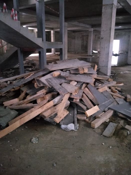 Дрова — 2–3 грузовые машины |