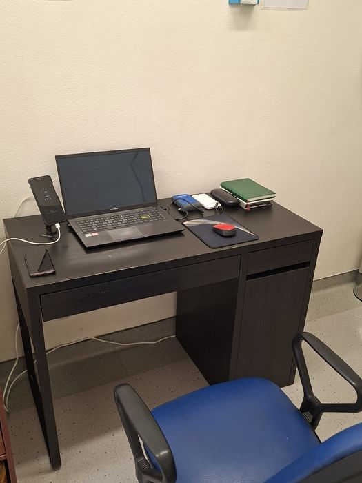 Письменный стол IKEA MICKE (Микке) с тумбой