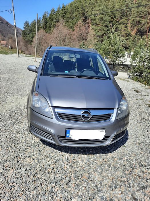 Vând Opel Zafira