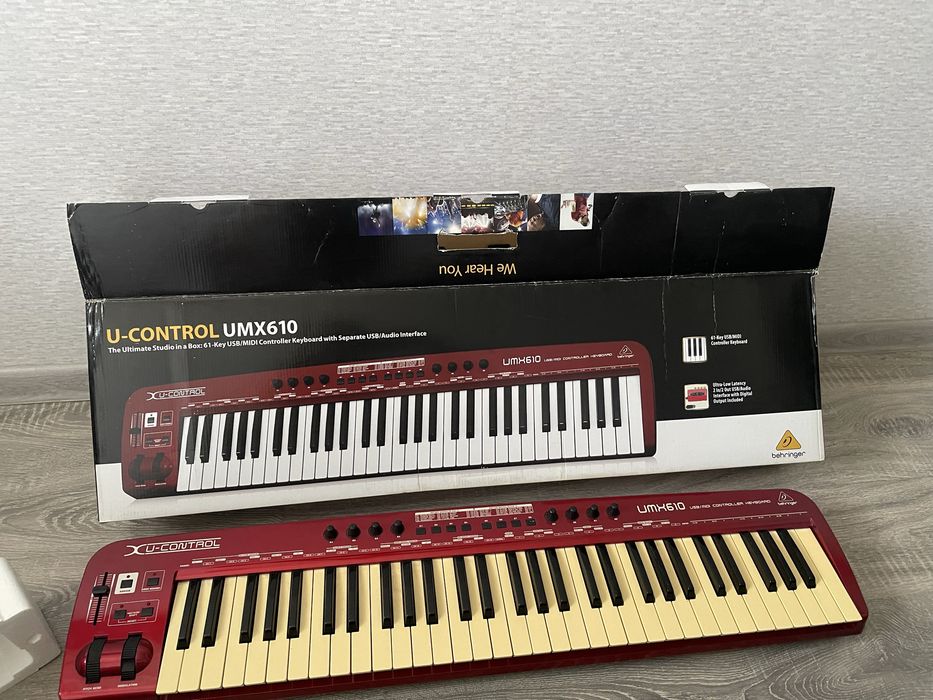 Миди клавиатура, Behringer UMX610