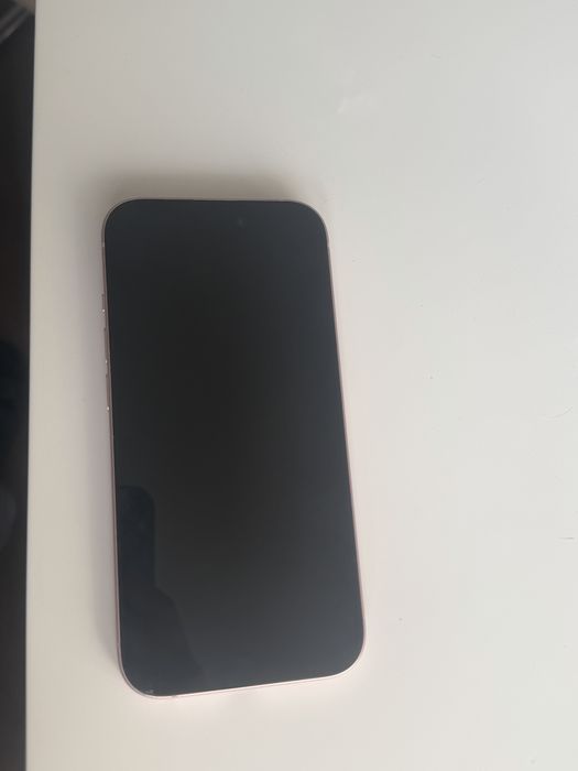 Iphone 15 pink
