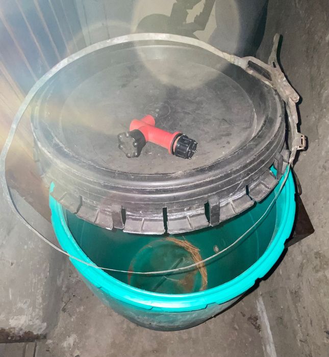 Бидон с работеща канѐлка