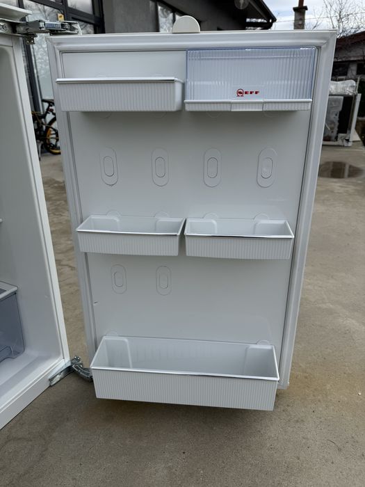 Малък хладилник за вграждане Neff - Bosch