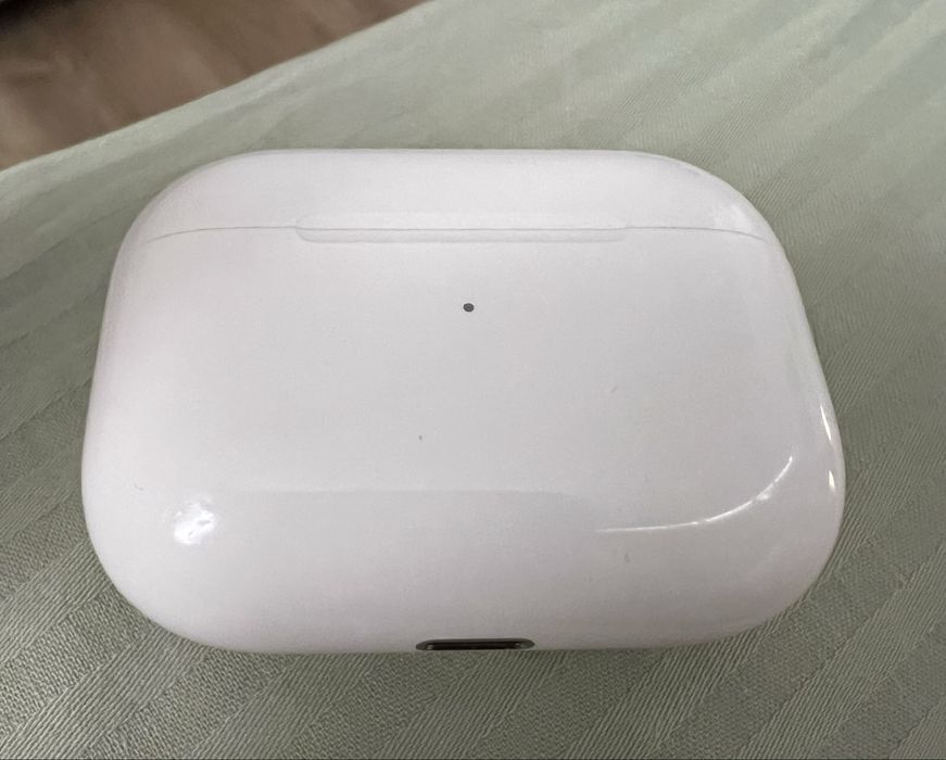 Продам Airpods 3