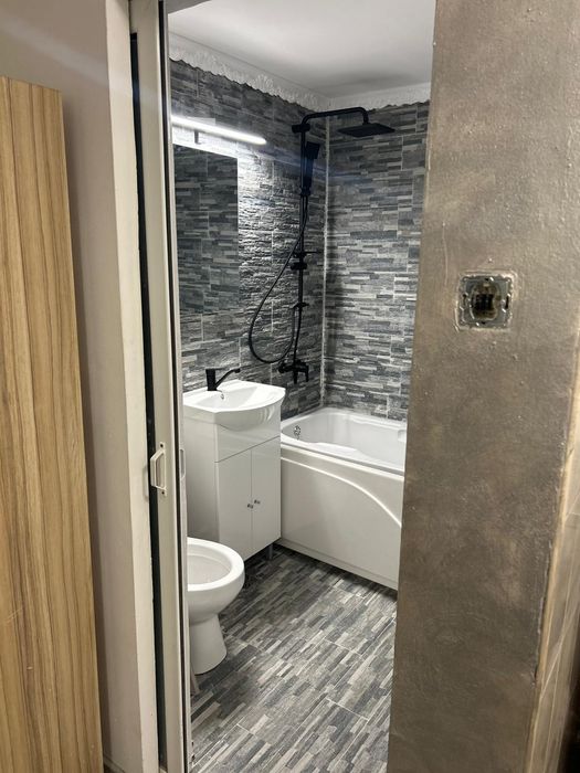 Închiriez apartament 2 camere Mansarda