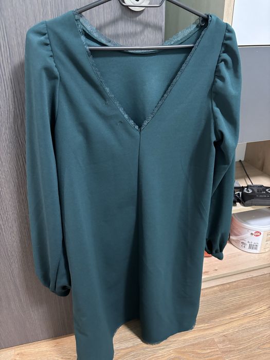 Рокля reserved маслено зелено