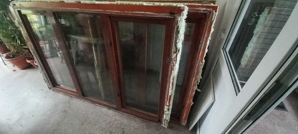 Vand  3 bucati geam termopan cu tamplarie din lemn stratificat  utilizat