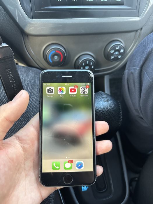 Продам айфон8.