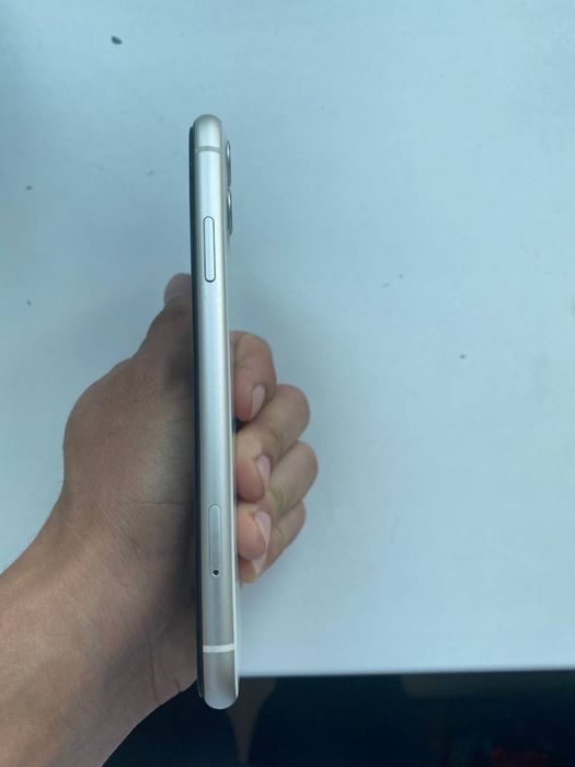 Айфон 11.  128гб