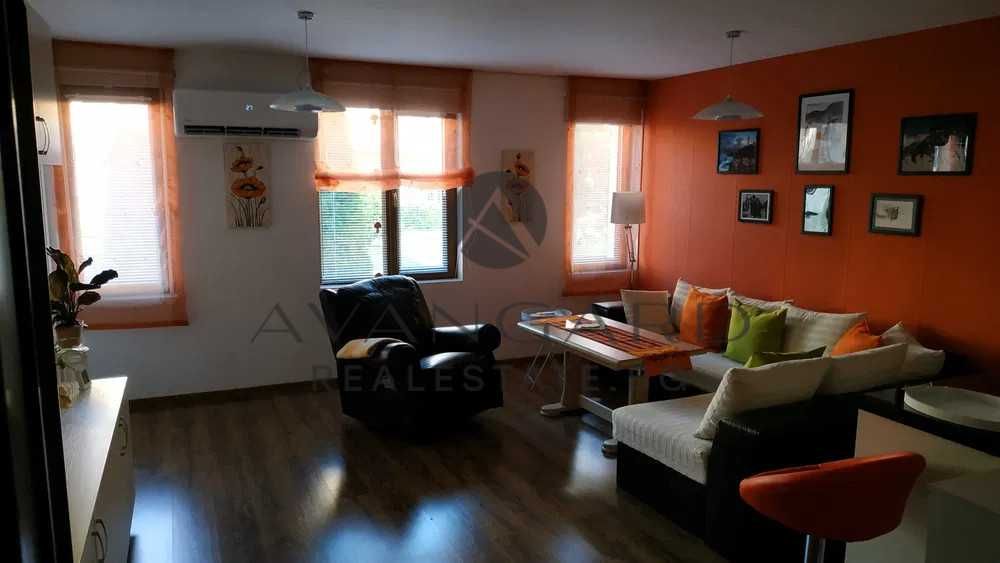 Продава се Двустаен апартамент в Пловдив, Остромила - 69 кв.м за 2000 €/кв.м - Снимка #1