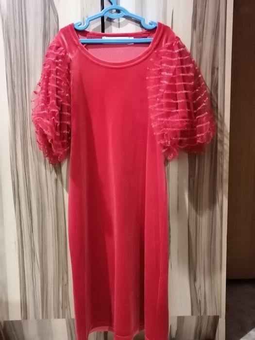 Продам праздничные платья