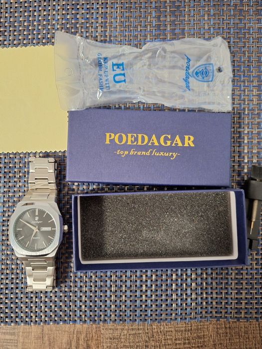 Часовник Poedagar нов