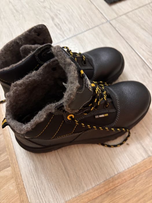 Продам ботинки зима