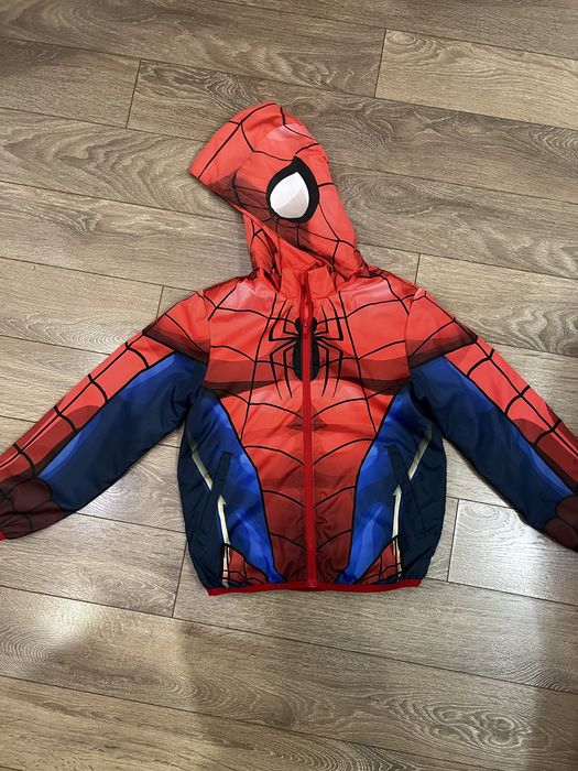 Яке спайдермен ветровка