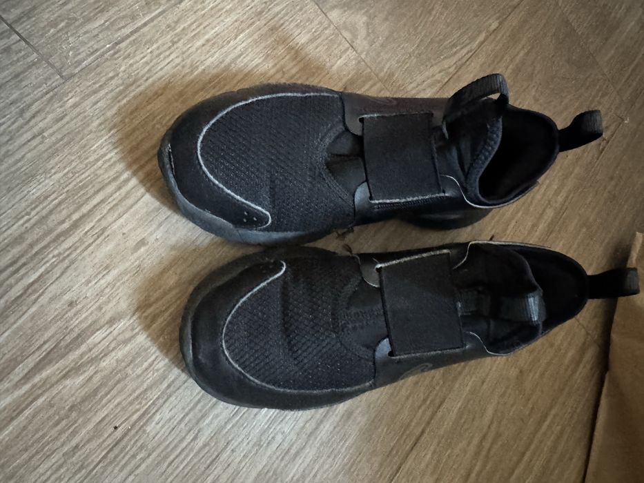 Nike nr 31,5 si nr 29,5 (2 perechi)