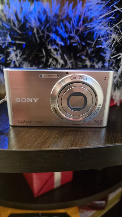 Sony SteadyrShot  DSC-W320  superb