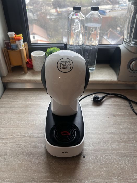 Vand doua espressoare- Lavazza Blue LB300+Dolce Gusto Krups