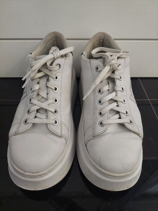 Маркови маратонки на разпродажба