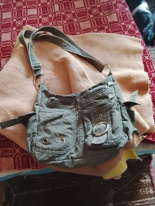 Дамска чанта запазена