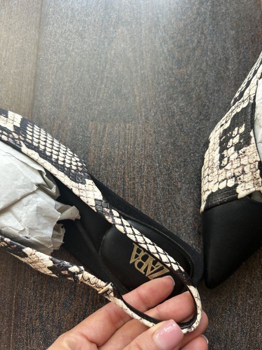 Балетки новые Zara