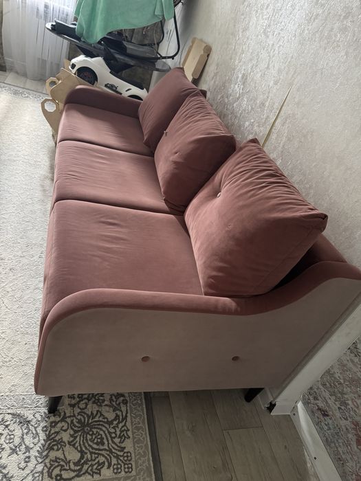 Продам качественный диван