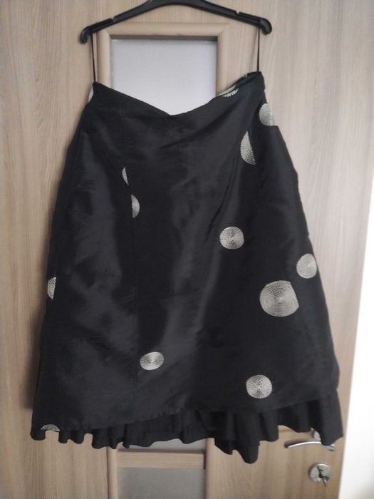vand bluza alba de dantela si fusta neagra, mar. 42