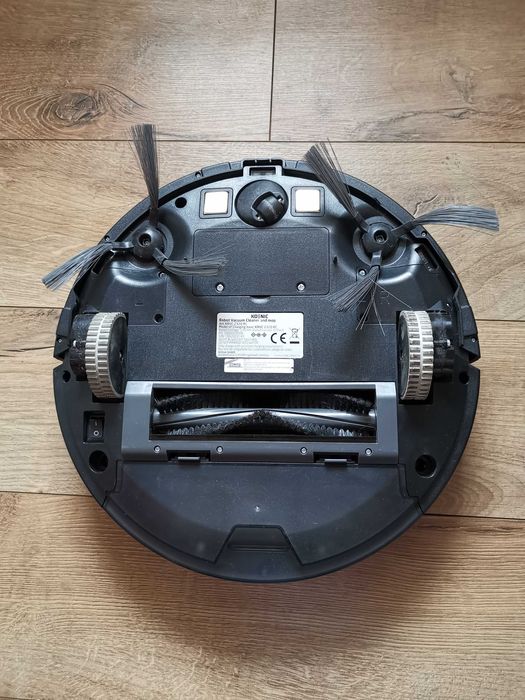 Robot aspirator si mop Koenic