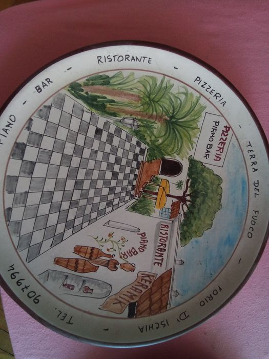 Красиви уникални чинии