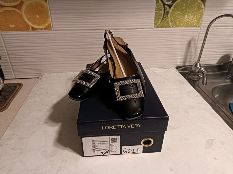 Продам босоножки