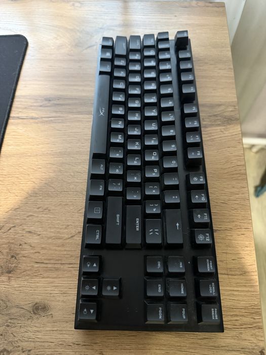 Продам клавиатуру HyperX механика