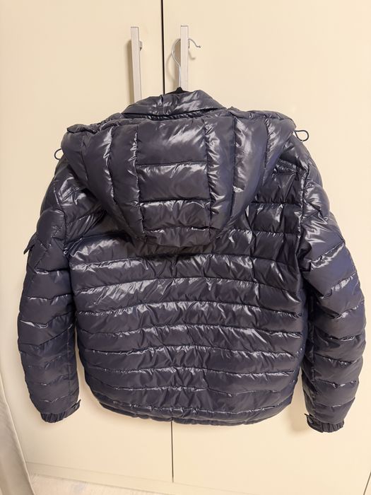 Moncler яке тъмно синьо