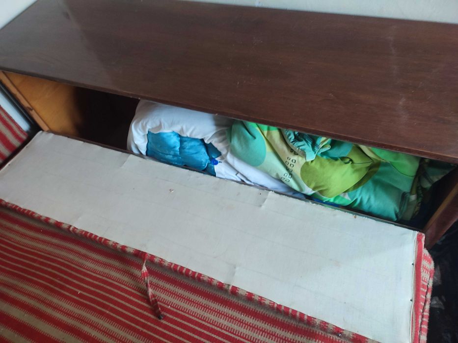 Pat stil studiou cu lada, stare buna, 1,90x1,20 cm