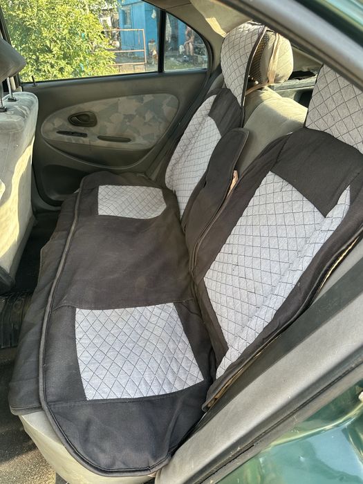 Mitsubishi carisma 1998