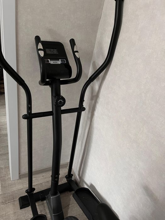 Продаётся эллиптический тренажёр GOFIT E-1124