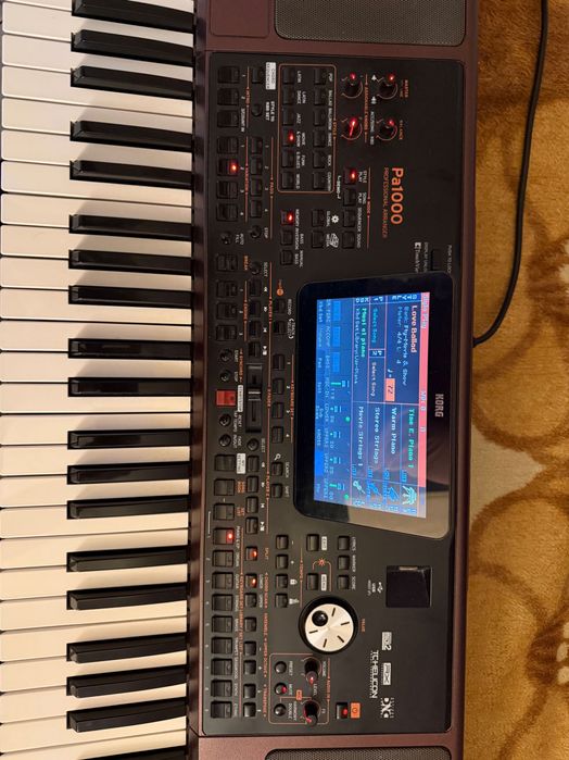 Продавам запазен Korg PA 1000