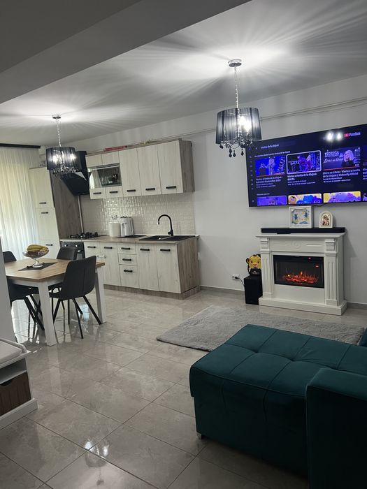 Apartament 3 camere + parcare privata