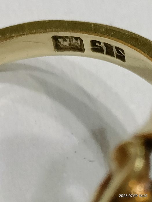 Vind inel din aur 14kt cu Topaz